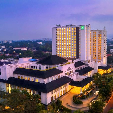 Ibis Styles Bandung Grand Central Hotel Exterior photo