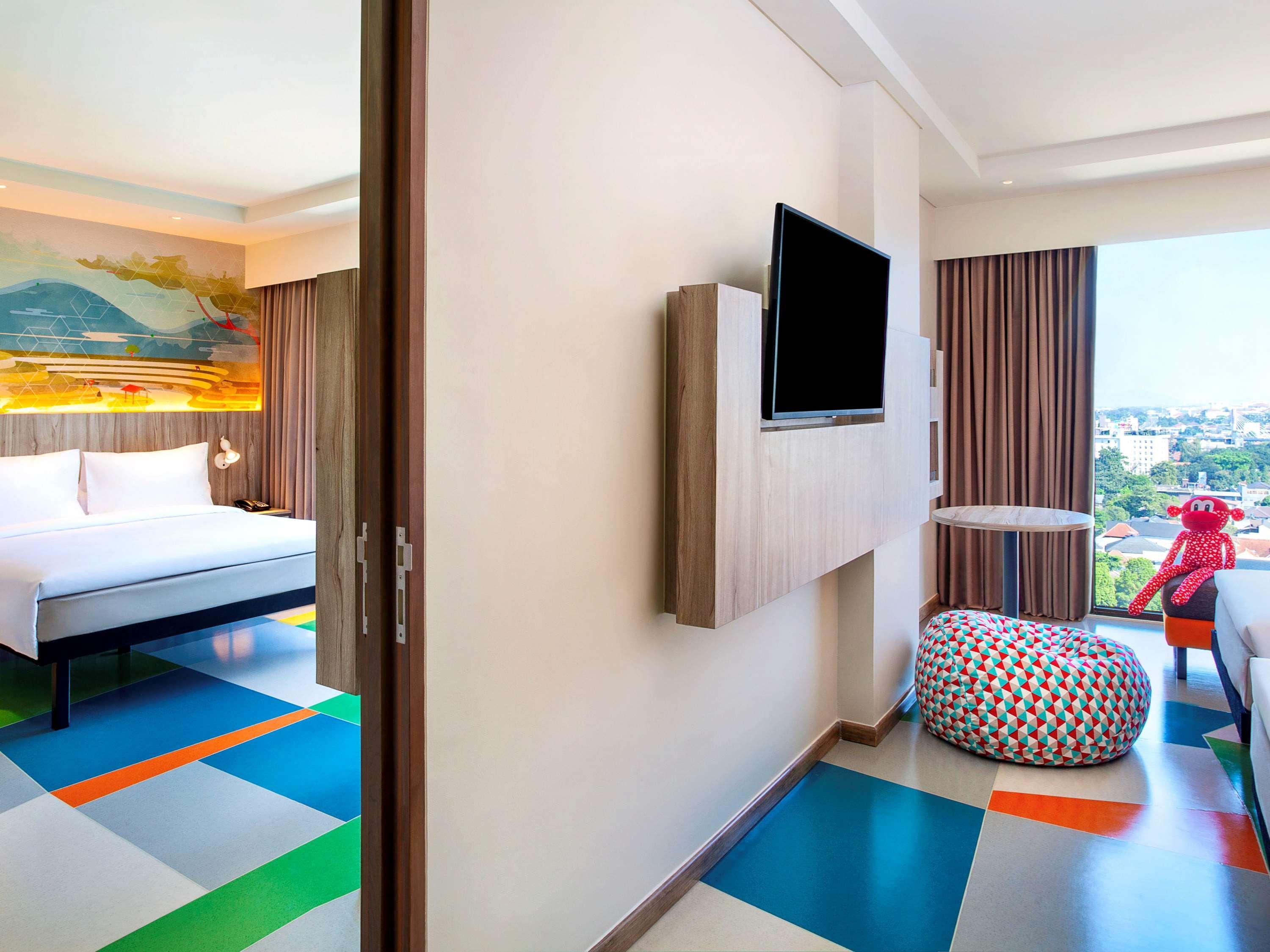 Ibis Styles Bandung Grand Central Exterior photo